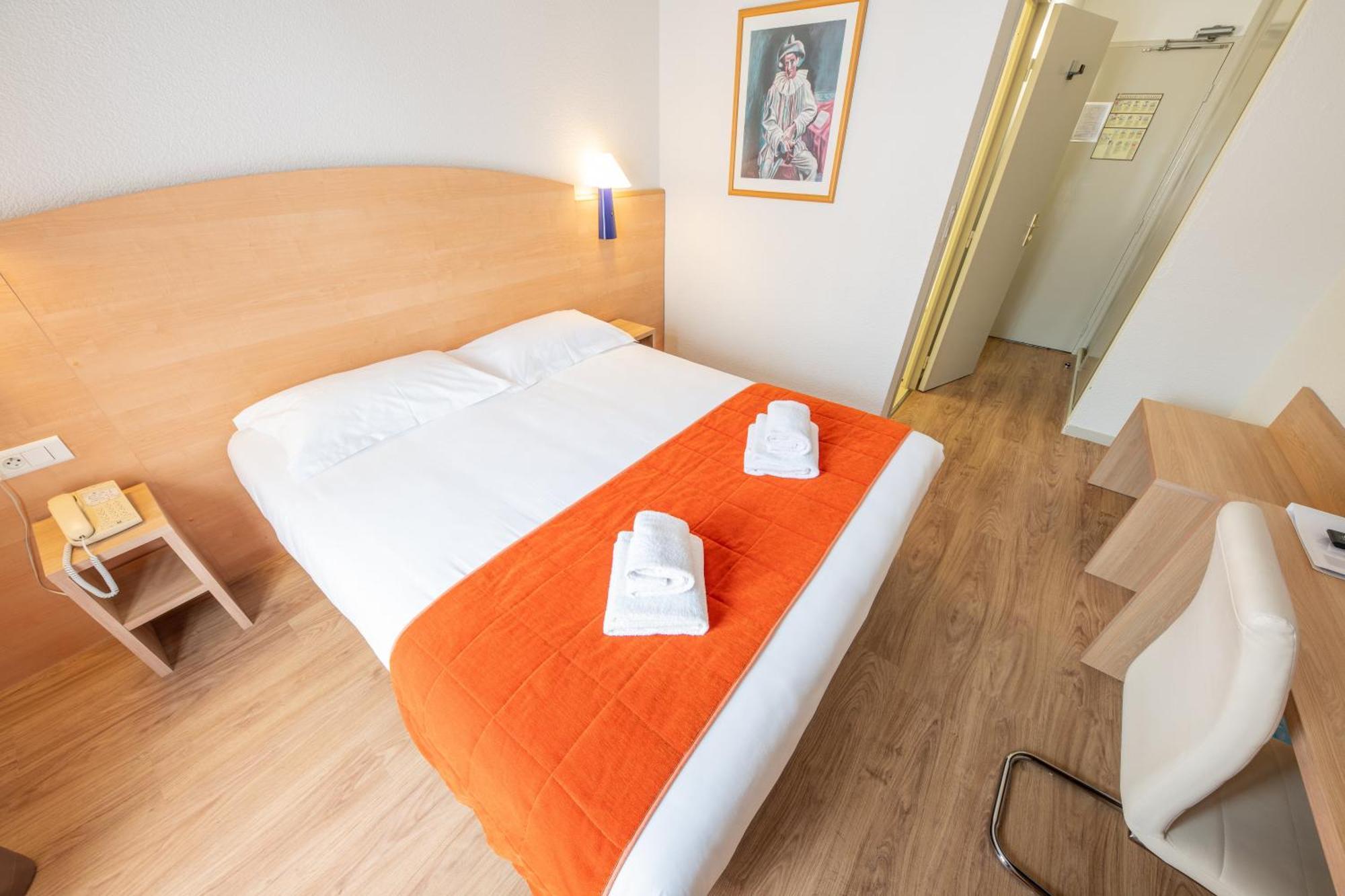 Hotel Saint Laurent Nogent-sur-Seine Room photo
